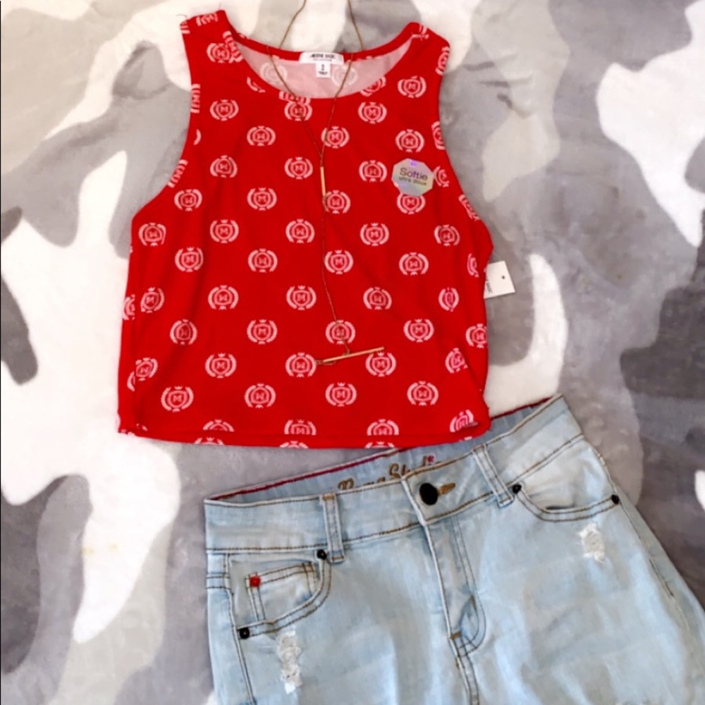 Red cropped tank top💄